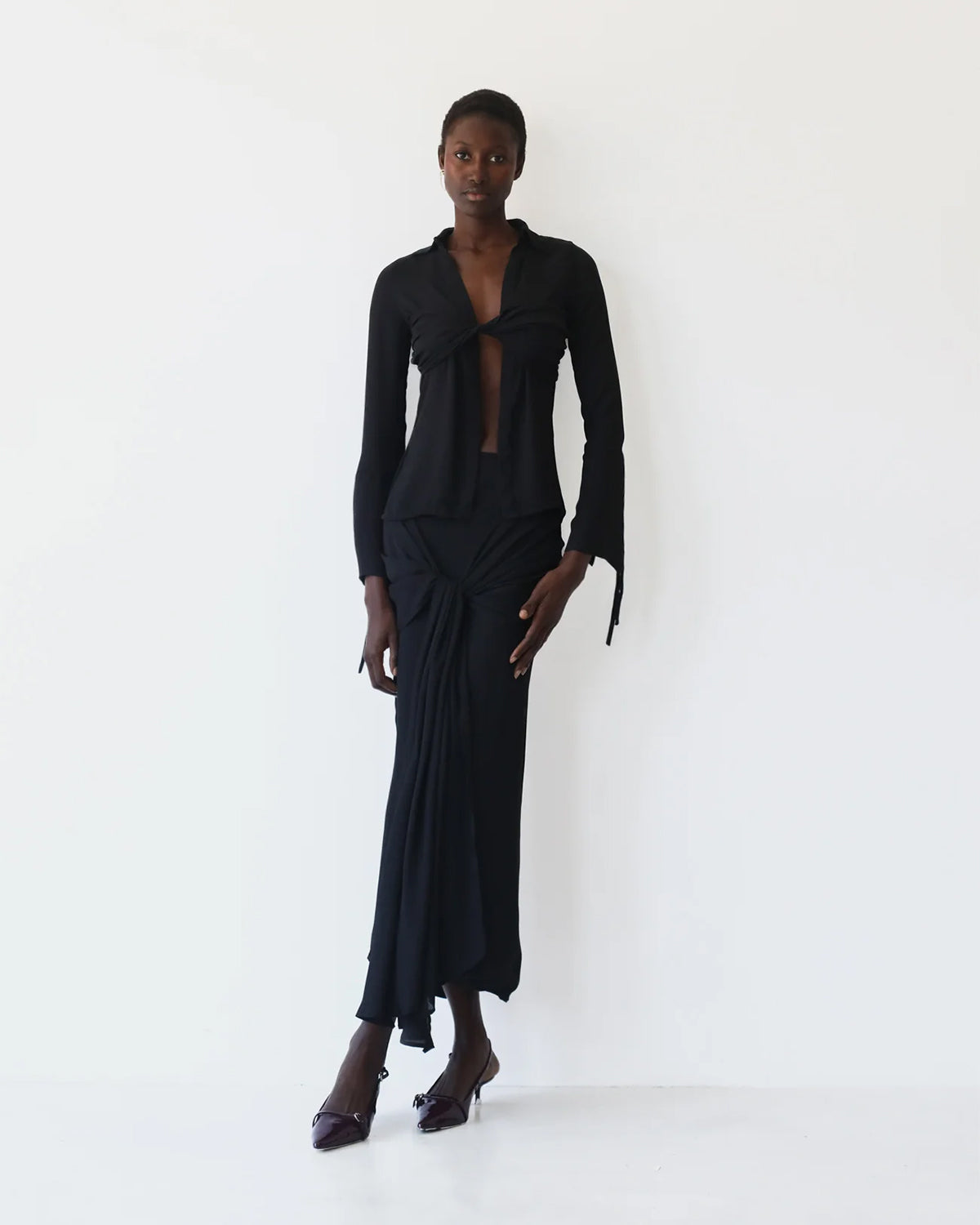 PERSIS Midi Skirt Black