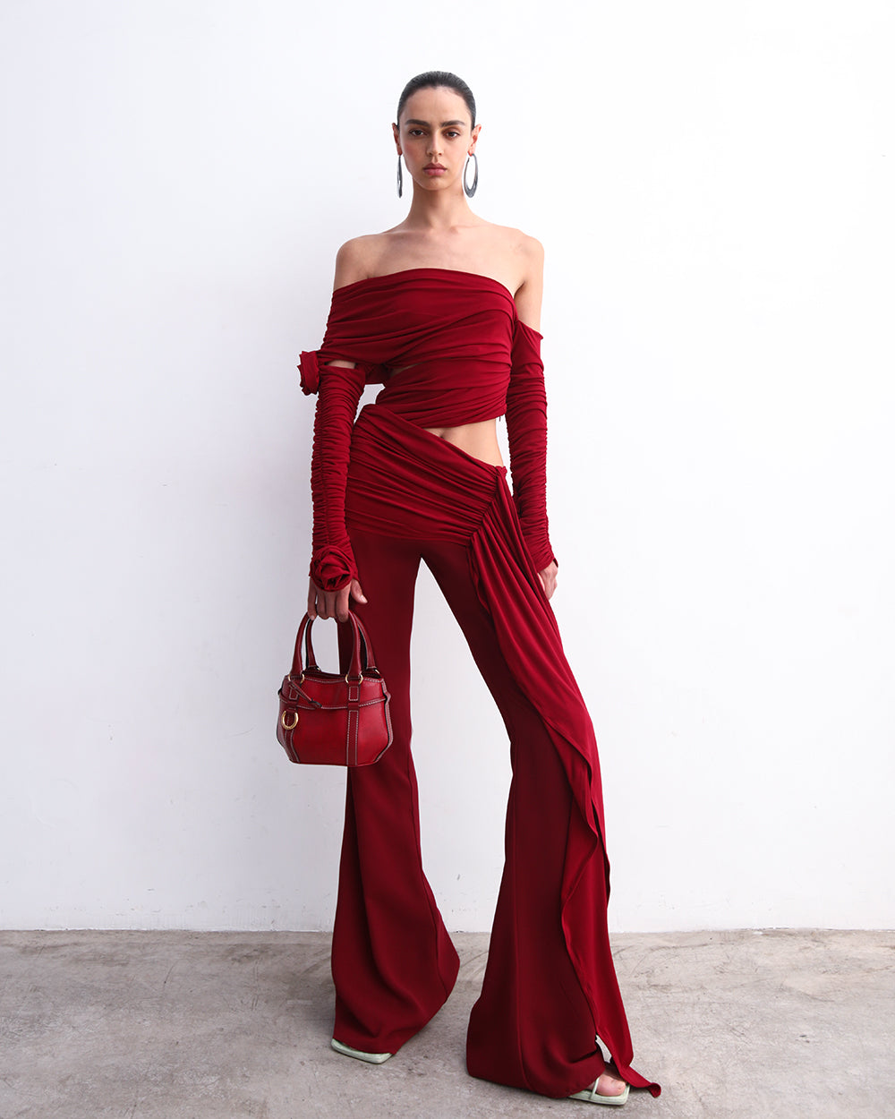 QUEEN’S BLOOD top red