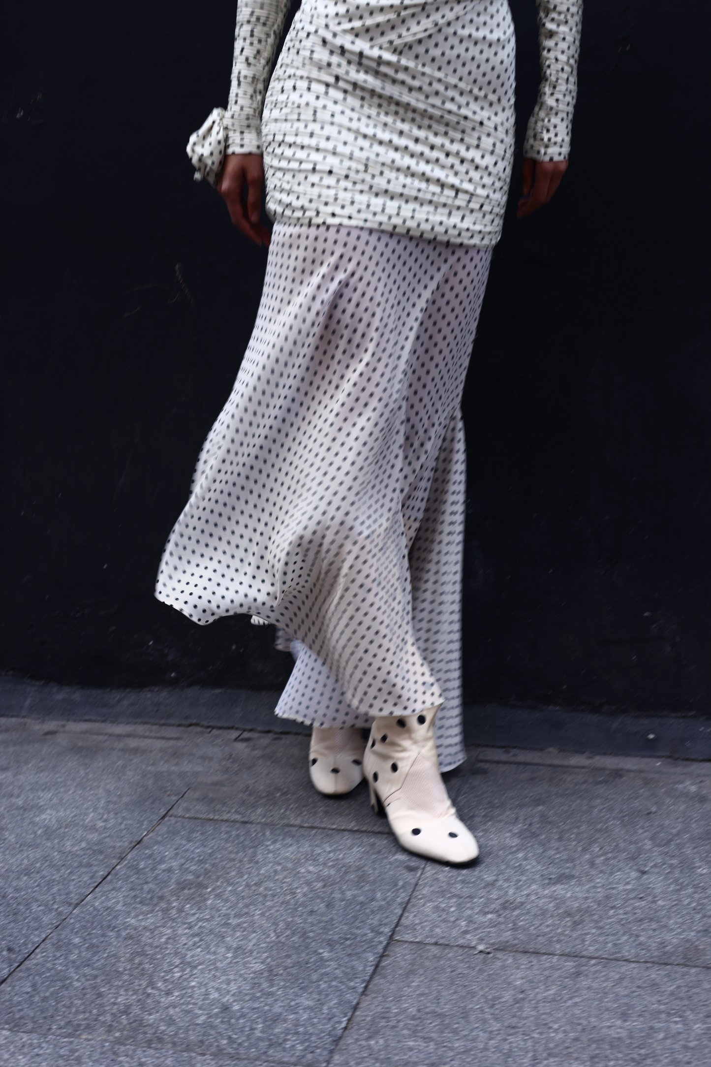 Polka dots Stretch midi Dress MADREMONTE Ivory bloom