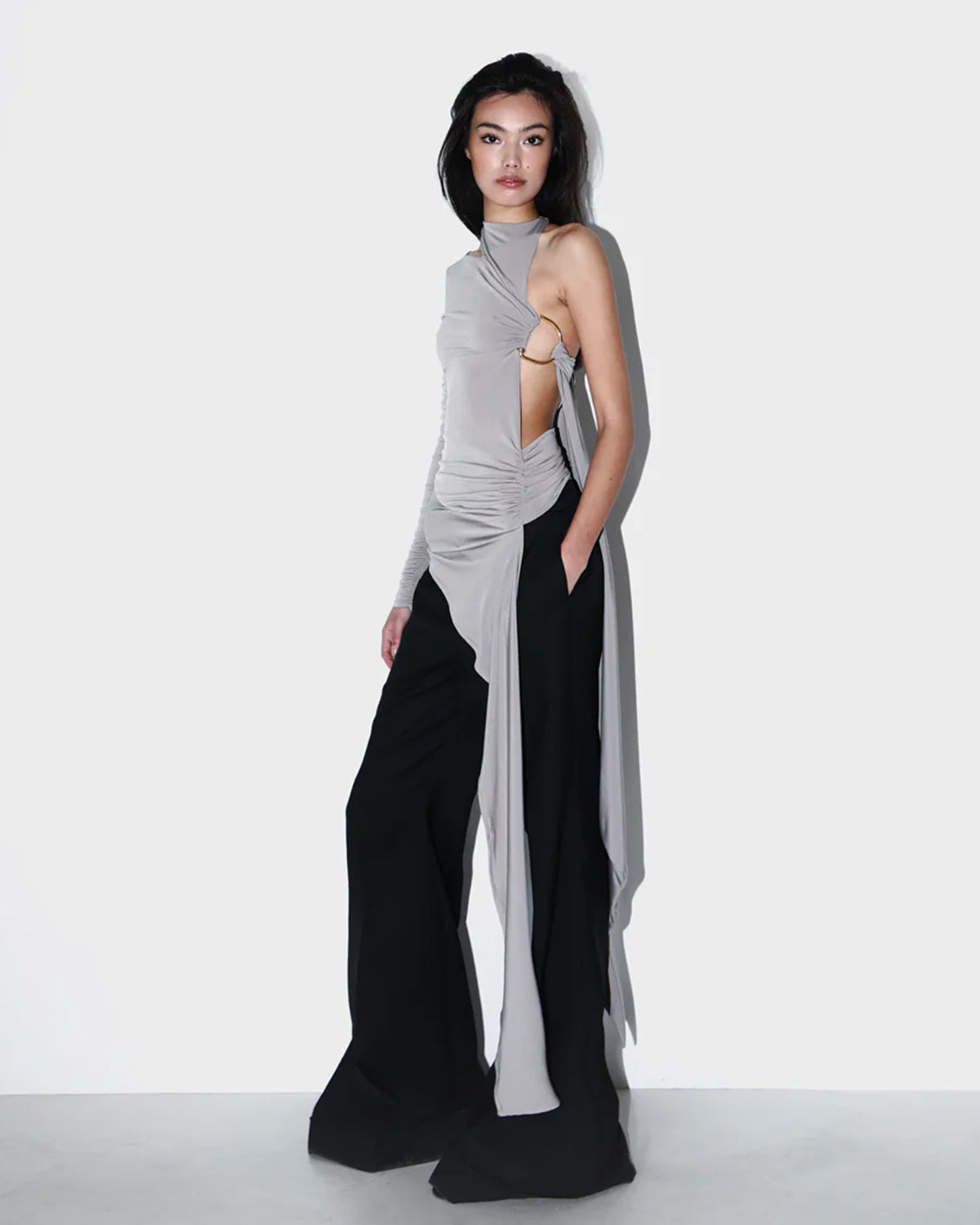 grey top perfect for summer and event