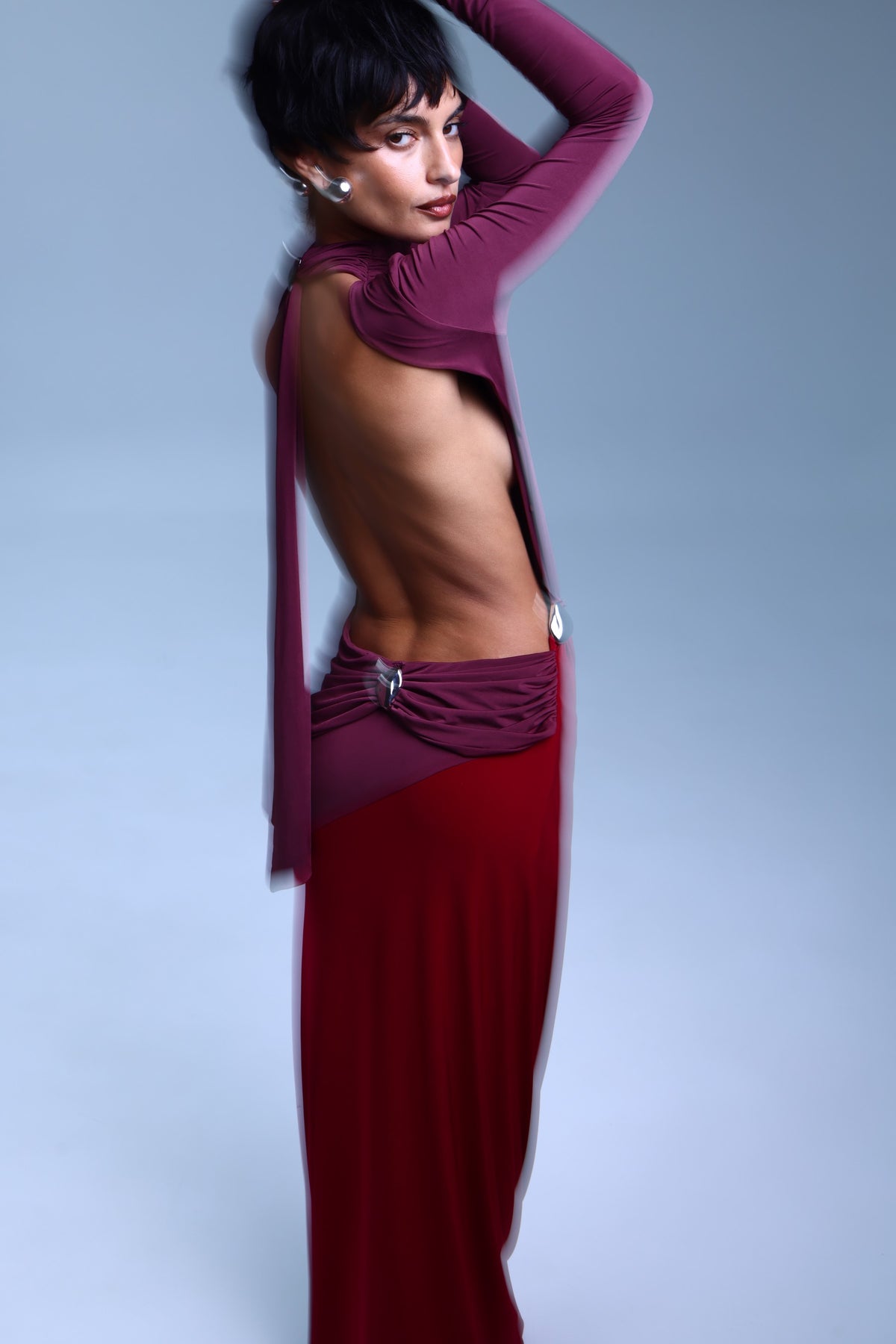 PIEGA TESA dress, CONTRAPPOSTO