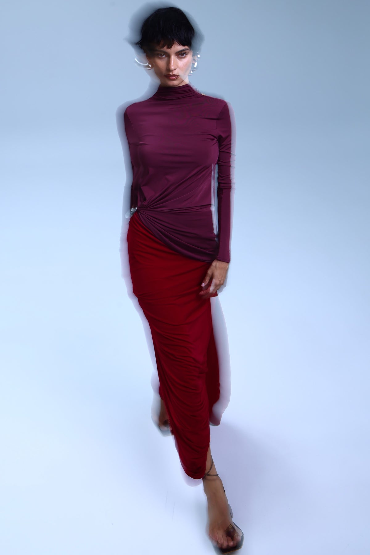 PIEGA TESA dress in motion, CONTRAPPOSTO